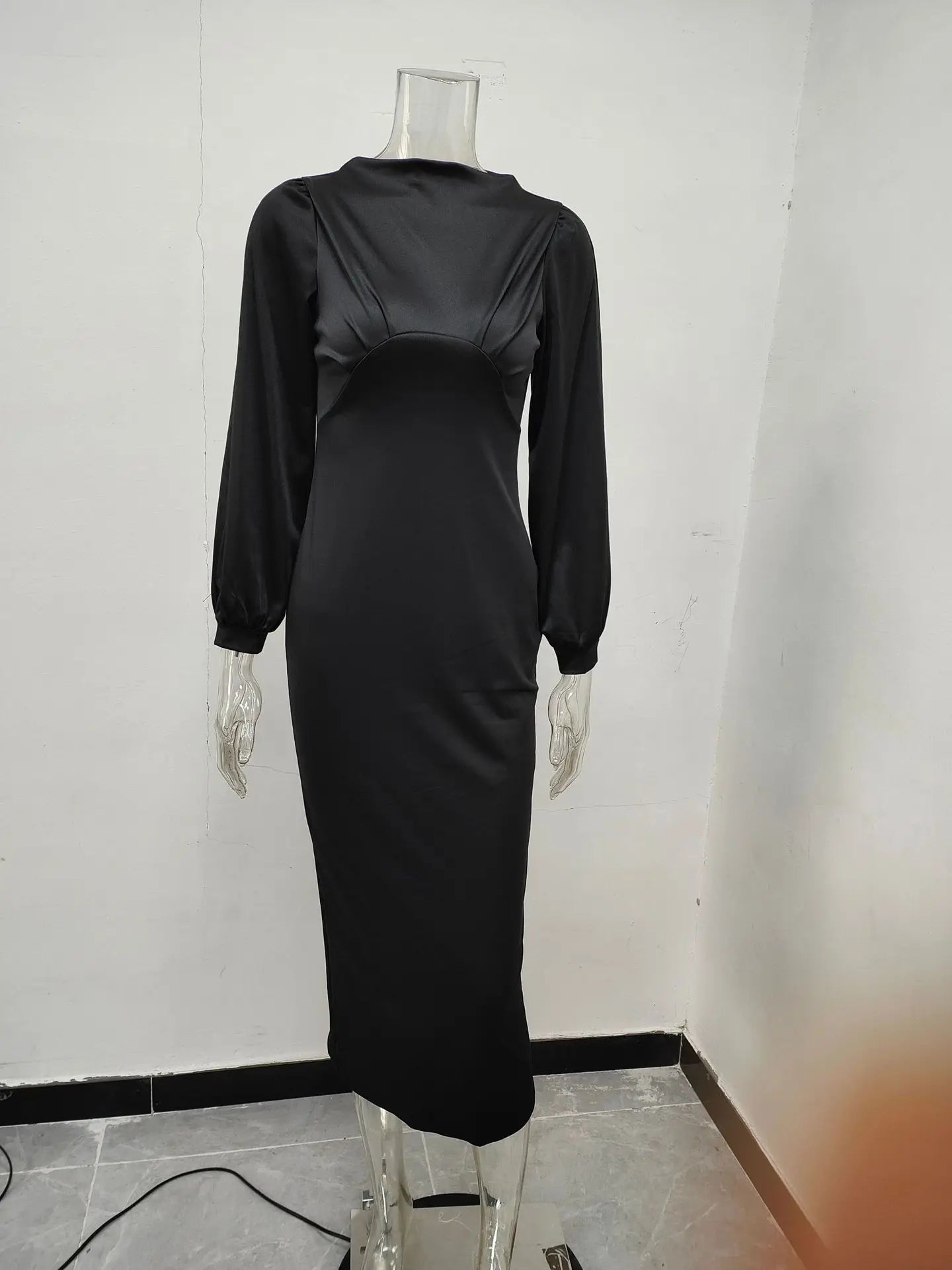 Hot selling solid pleated temperament, personalized split sleeves, slim fitting one step dress