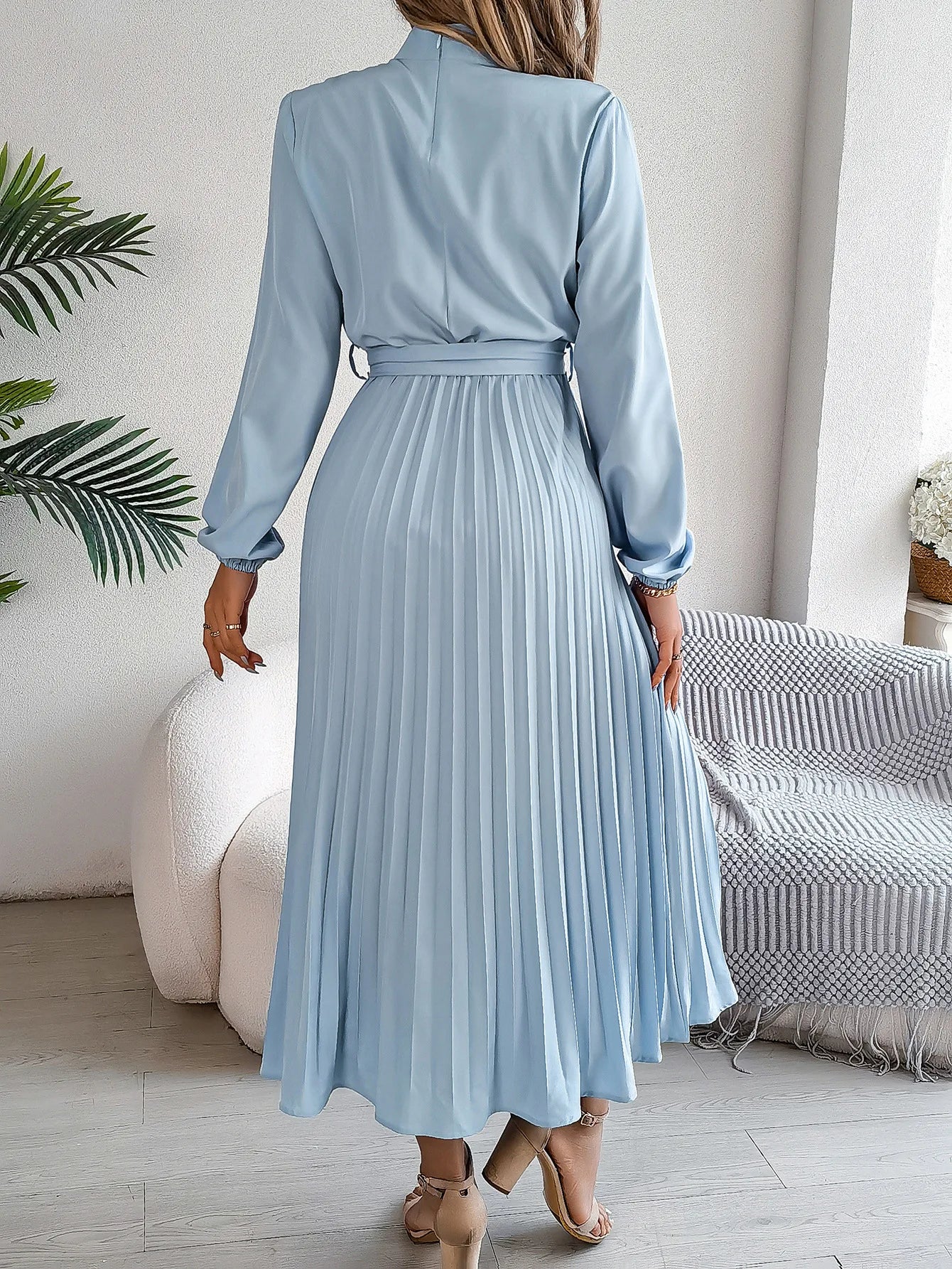 Elegant Women's Solid Color Pleated Lace Up Autumn And Winter Dresses Fashionable Women's Standing Collar Long Sleeved Dress