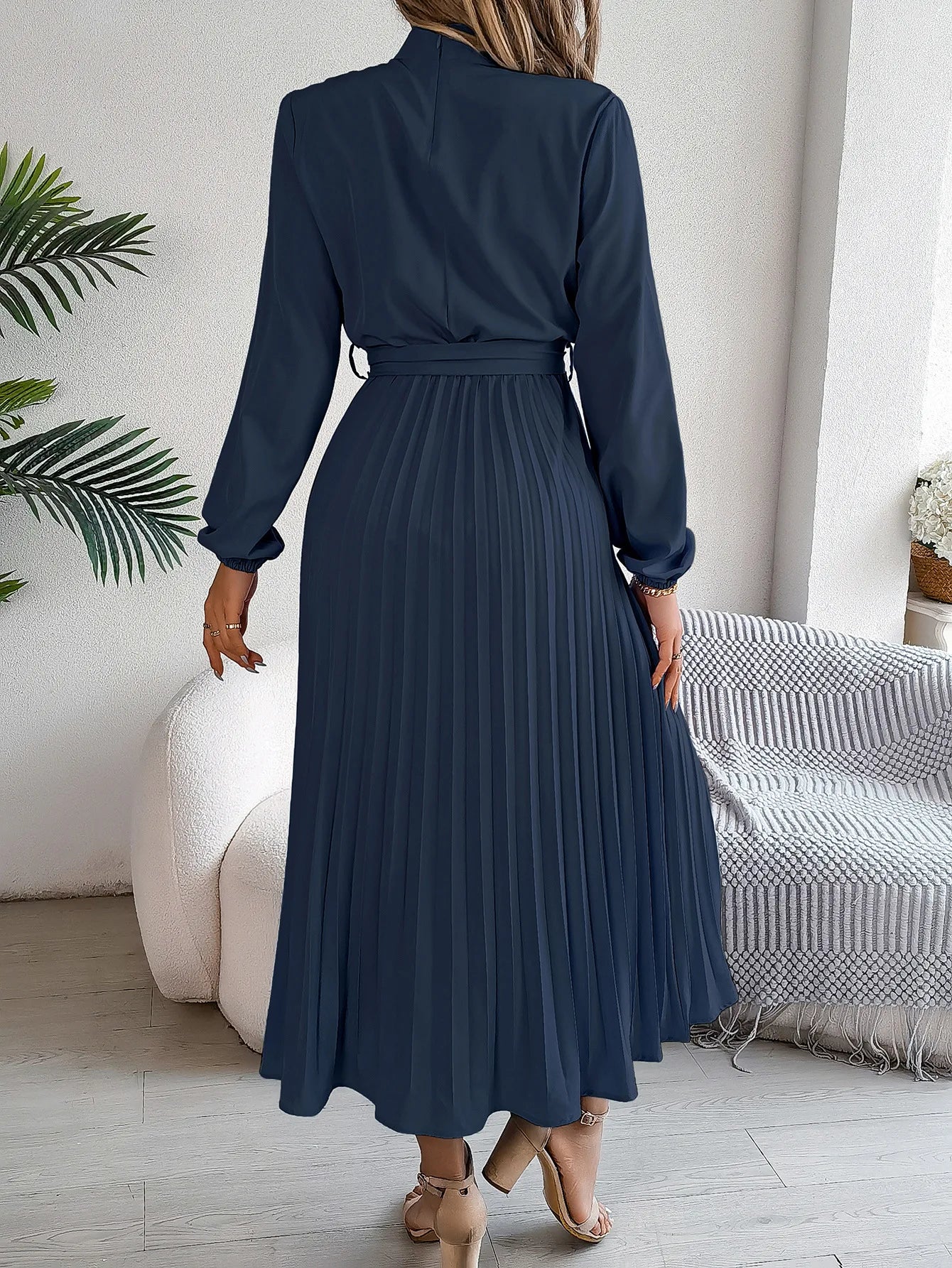 Elegant Women's Solid Color Pleated Lace Up Autumn And Winter Dresses Fashionable Women's Standing Collar Long Sleeved Dress